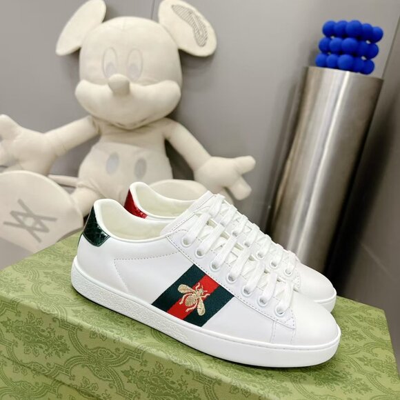 ✨Gucci Ace Bee Embroidered White Leather Sneakers - Picture 1 of 6